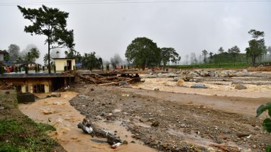 Hindistan'da yaşanan heyelanlar, 140'tan fazla kişinin ölümüne neden oldu