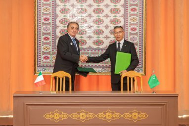 Художественные вузы Туркменистана и Италии подписали соглашение о сотрудничестве