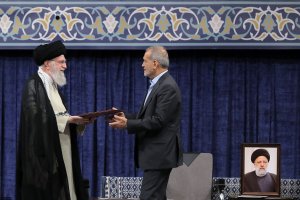 В Тегеране прошла церемония утверждения нового президента Ирана