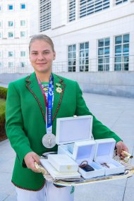 Fotoreportaž: Olimpiýa medalynyň eýesi Polina Gurýewa we tälimçilerine döwlet sylaglarynyň gowşurylyş dabarasy