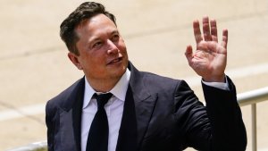 Маск может уйти из Tesla, если акционеры не одобрят выплату ему $56 млрд