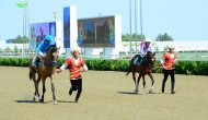 Photo report: Autumn horse racing season begins in Turkmenistan