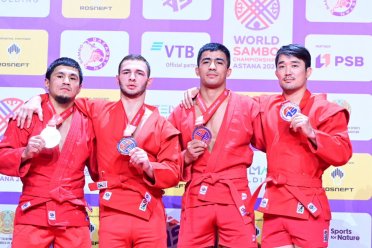 Türkmen samboçylary Gazagystanda geçirilen dünýä birinjiliginde 6 medal gazandylar