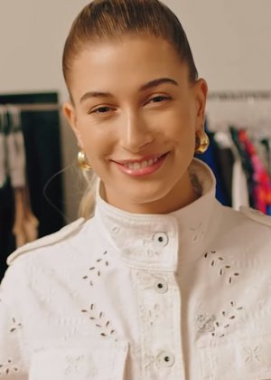 Hailey Bieber 2024'ün en etkileyici güzellik fenomeni seçildi