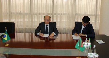 New Brazilian Ambassador to Turkmenistan Presents Copies of Credentials