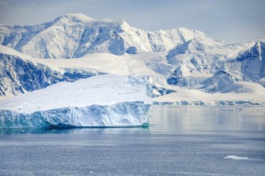 Через 30 лет в Антарктиде проснулся самый крупный айсберг в мире