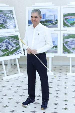 Chairman of the Halk Maslahaty of Turkmenistan inspected the construction of a medical center