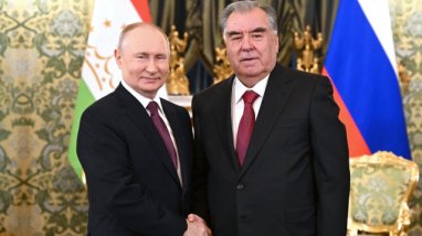 Emomali Rahmon şu gün resmi sapar bilen Moskwa barar