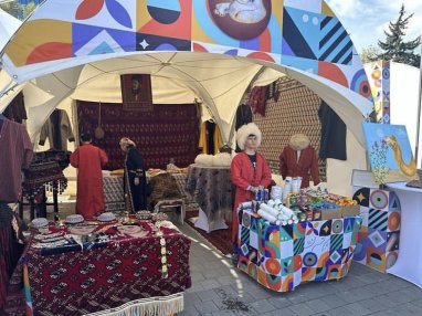 Туркменистан представил свой стенд на выставке культур в Алматы