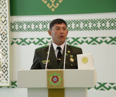 Собаководам Туркменистана присвоены почетные звания по случаю Праздника туркменского алабая