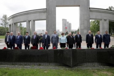 Посол Туркменистана почтил память героев Великой Отечественной войны в Минске