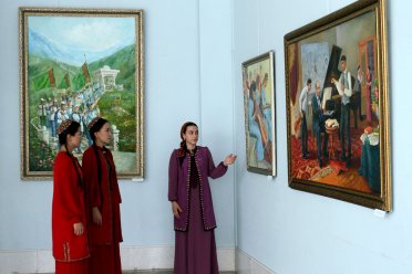 An exhibition of Turkmen artists opened in Ashgabat