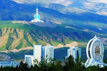 Türkmenistanda Aşgabat şäheriniň güni bellenilýär