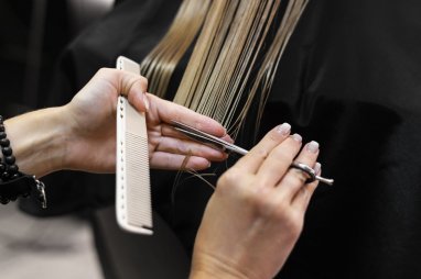 Бельгийские парикмахеры за гендерное равенство в цене стрижки