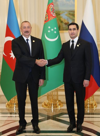 Ильхам Алиев уверен, что Туркменистан и Азербайджан продолжат укреплять дружественные и братские отношения