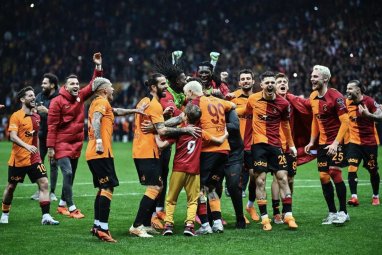 Turkish Galatasaray took points from Manchester United in the UEFA Champions League match