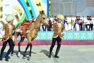 Fotoreportaž: Türkmenistanda Hasyl toýy mynasybetli at çapyşygy geçirildi