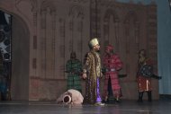 Фоторепортаж: Показ спектакля «Бинят» в Ашхабаде