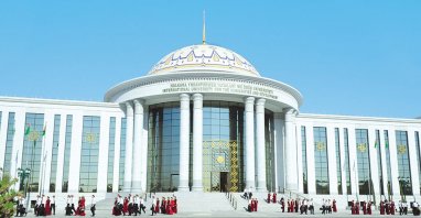 Международный университет гуманитарных наук и развития в Ашхабаде приглашает на День открытых дверей