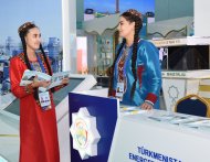Фоторепортаж с выставки национальных товаров в Туркменбаши 