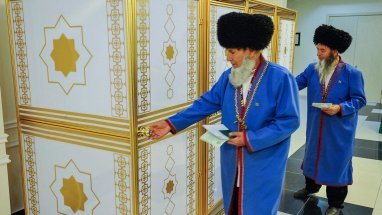 За первые четыре часа явка на парламентских выборах в Туркменистане составила 43,73%