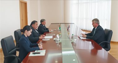 Новый посол Словакии вручил в МИД Туркменистана копии верительных грамот