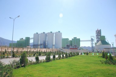 Предприятия Балканского велаята Министерства промышленности обеспечивают материалами строительную отрасль Туркменистана