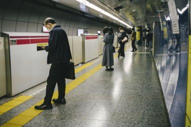 В пекинском метро можно оплатить проезд по отпечатку ладони