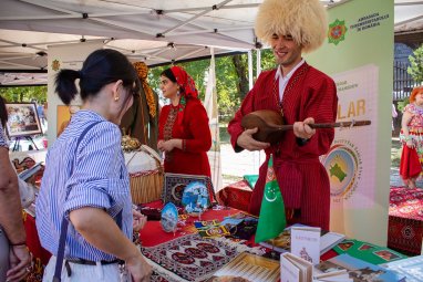 Turkmenistan presented its rich cultural heritage at the Asian Culture Festival in Bucharest