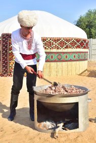 Photoreport: Turkmenistan widely celebrates Kurban Bayram