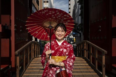 Japonya’nın Yamagata kentinde, sakinlerini her gün gülmeye teşvik eden bir yasa çıkarıldı