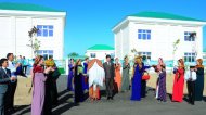 Фоторепортаж с церемонии открытия нового жилого комплекса в Ашхабаде