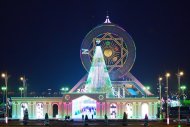 Фоторепортаж: В Туркменистане зажгла огни Главная ёлка страны