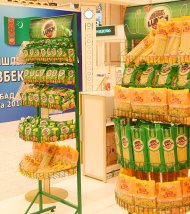 Türkmenistanda Özbegistan Respublikasynyň birinji senagat sergisi geçirildi (FOTO)