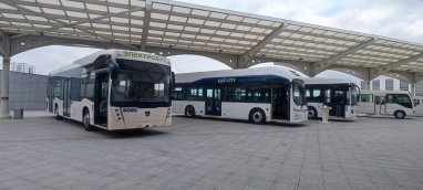 «KAMAZ» ITTC-2023-iň çäginde Aşgabatda geçirilen sergide täze elektrikli awtobusyny tanyşdyrdy