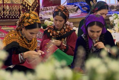 The final round of the competition for craftswomen in national embroidery was held in Ashgabat