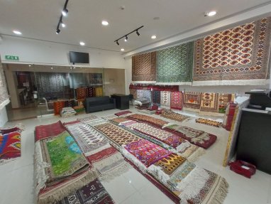 В магазине Kümüş Ýüpek объявлены скидки на весь ассортимент ковров