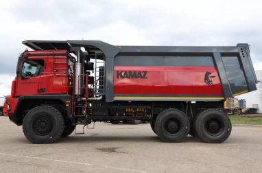 KAMAZ, taş ocağı çalışmaları için yeni 50 tonluk Atlant-50 damperli kamyonu tanıttı