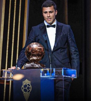 Rodri, 2024 yılında Ballon d'Or ödülünün sahibi oldu