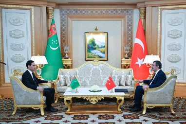 Türkmenistanyň Prezidenti Türkiýäniň wise-prezidentini kabul etdi