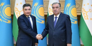 Gazagystanyň Hökümet başlygy resmi sapar bilen Täjigistana bardy