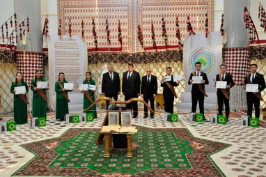 В ИМО МИД Туркменистана стартовал III сезон интеллектуального конкурса «Юные вестники мира»
