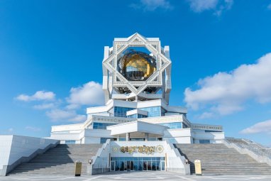 Aşgabatdaky «Ak Ýol» toý mekany sadakalary guramak hyzmatlaryny hödürleýär