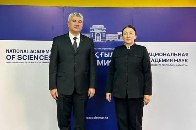 Туркменистан и Казахстан договорились о проведении совместной конференции, посвященной 300-летию Махтумкули Фраги