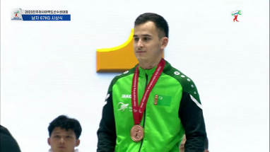 Raşidow agyr atletika boýunça Aziýanyň çempionatynda kiçi bürünç medal eýeledi