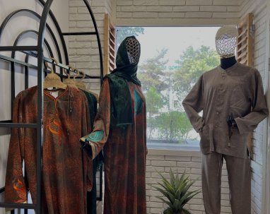 Ashgabat store Sejde invites visitors to get acquainted with the collections of Muslim clothing and accessories