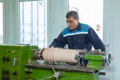 Employees of the “Nebitmash” enterprise are highly qualified craftsmen and experienced specialists in their field