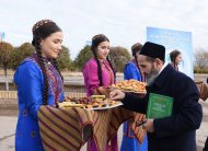 Türkmen-özbek dostluk festiwalynyň gatnaşyjylary Köneürgenjiň taryhy ýerlerine bardylar