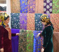 Фоторепортаж: Новые торговые комплексы текстильной продукции открылись в Ашхабаде