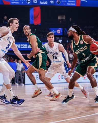 Австралия разгромила Финляндию на старте ЧМ-2023 по баскетболу